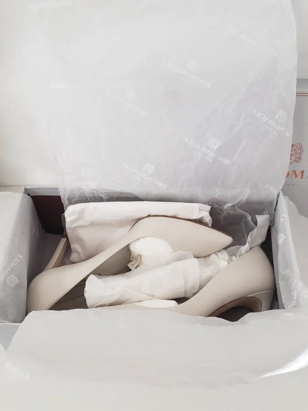 Bruno Magli Telma Bone Leather Pumps Made in Italy Pointed Toe Size 6